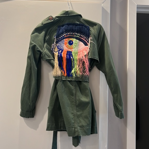 Women’s never worn Le Superbe jacket with embroidery on back! - Picture 3 of 4